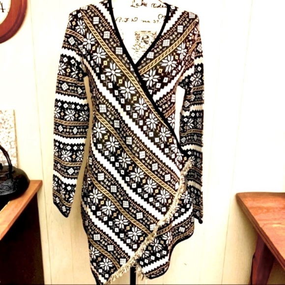 Sugarlips Nordic Star Fringed Open Shrug Sweater - Picture 2 of 7